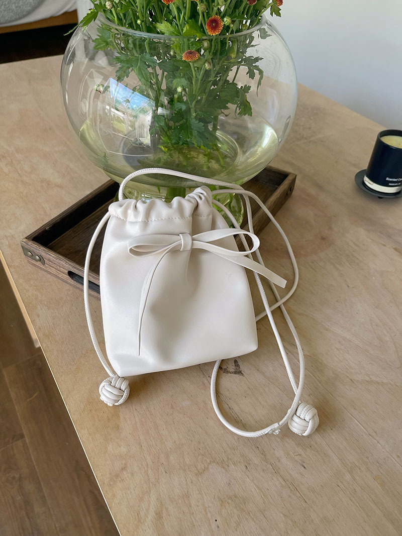 Womens Knotted Leather Bucket Bag Beige |  Shoulder Bags Bags Beige