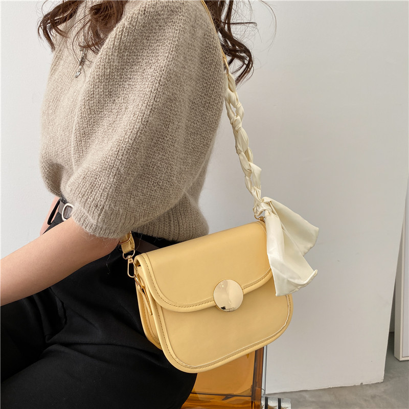 Womens Small Sculptural-Buckle Leather Bag Cream |  Shoulder Bags Bags Cream